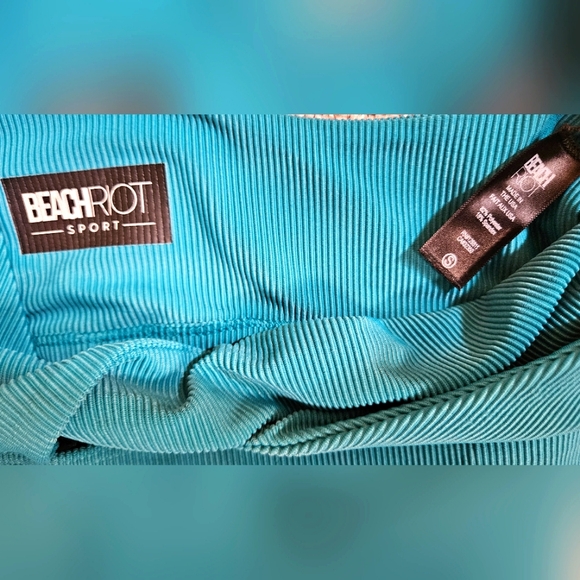 Beach Riot Sports Bra - Picture 2 of 2